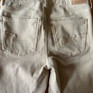 American Eagle Skinny leg khaki pants